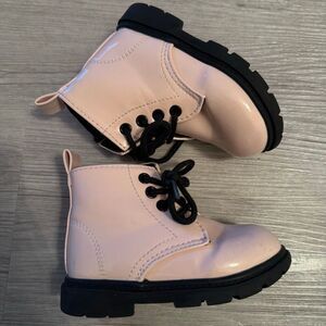 Comfy Kids Ankle Fashion Boots in Pink size 6M